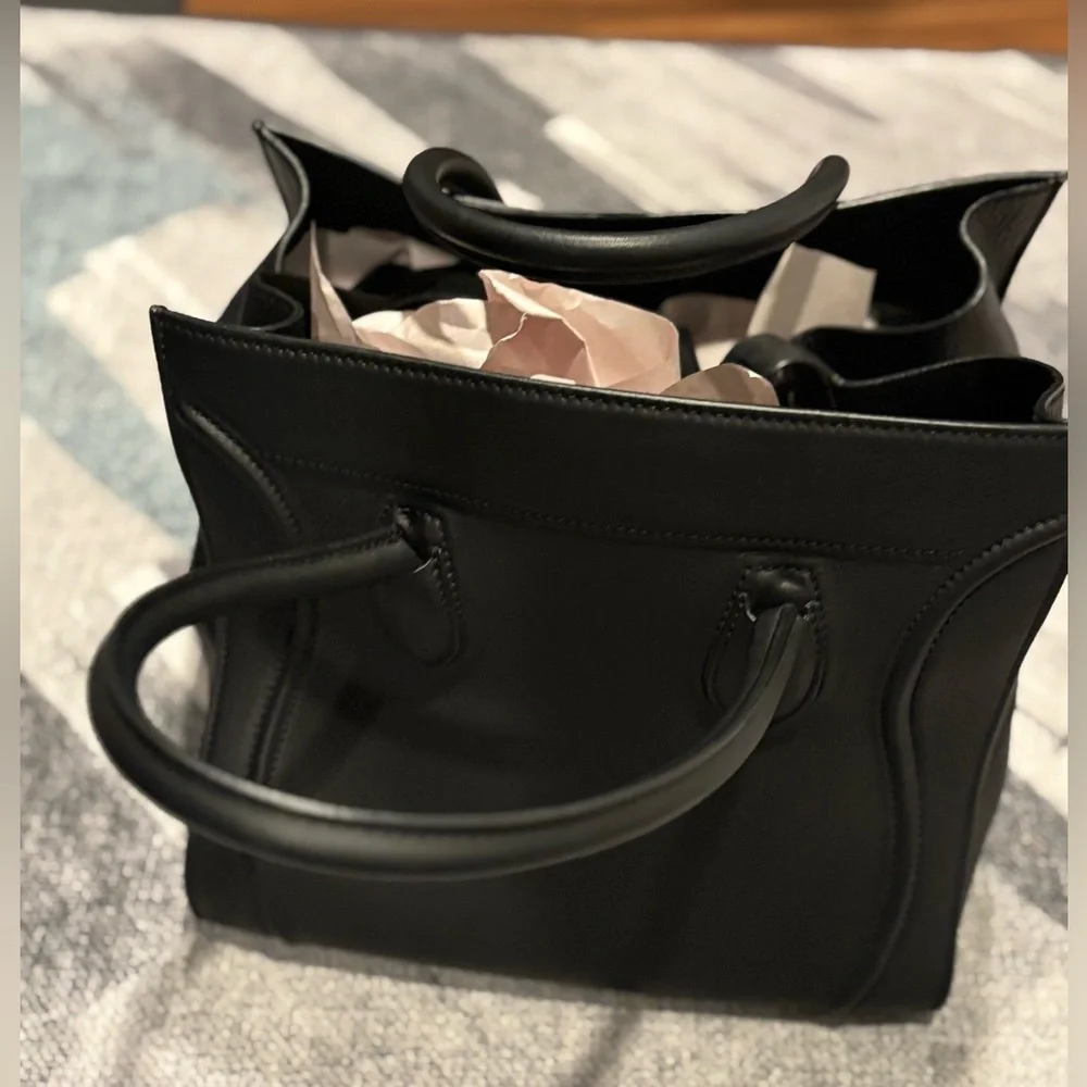 Celine Phantom Black on Black tote. GUC & clean inside. Phoebe era - Picture 3 of 16